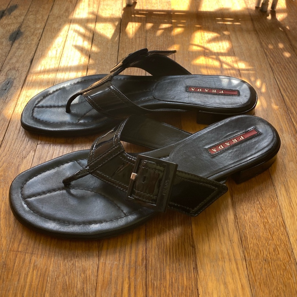 Prada Patent Leather Flip Flip Sandal Size 38 - Picture 4 of 6